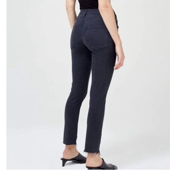 Agolde Mid Rise Feral Toni Jeans - Picture 4 of 15